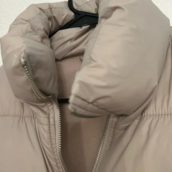 Dusty pink puffer vest - Picture 2 of 3